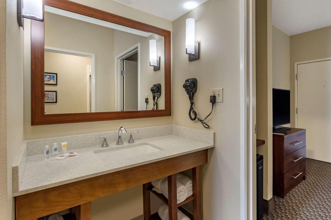Comfort Suites Мемфіс Екстер'єр фото